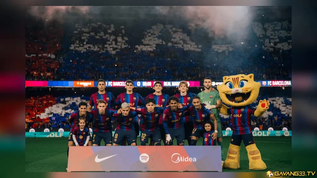 đội hình Barcelona trước trận El Clásico trong ảnh tư liệu trước trận